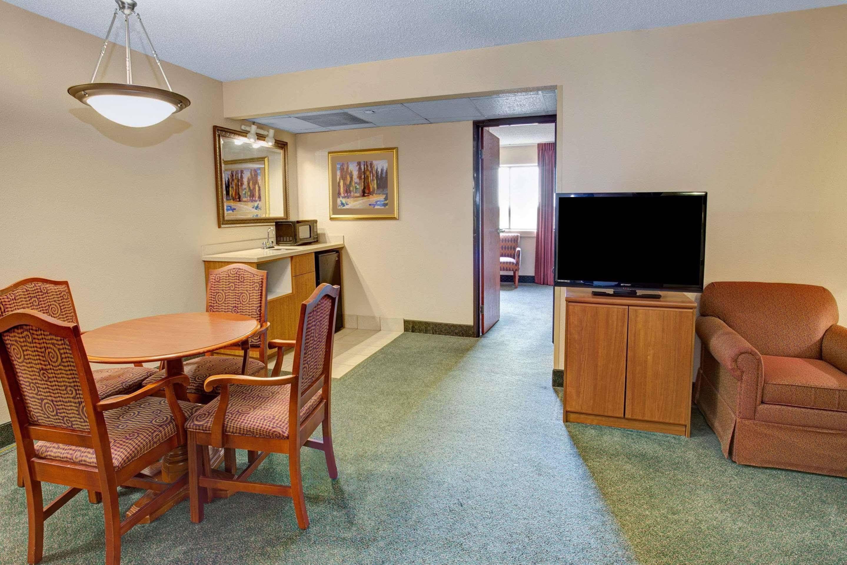 Holiday Inn Indianapolis - Airport Area N By Ihg المظهر الخارجي الصورة