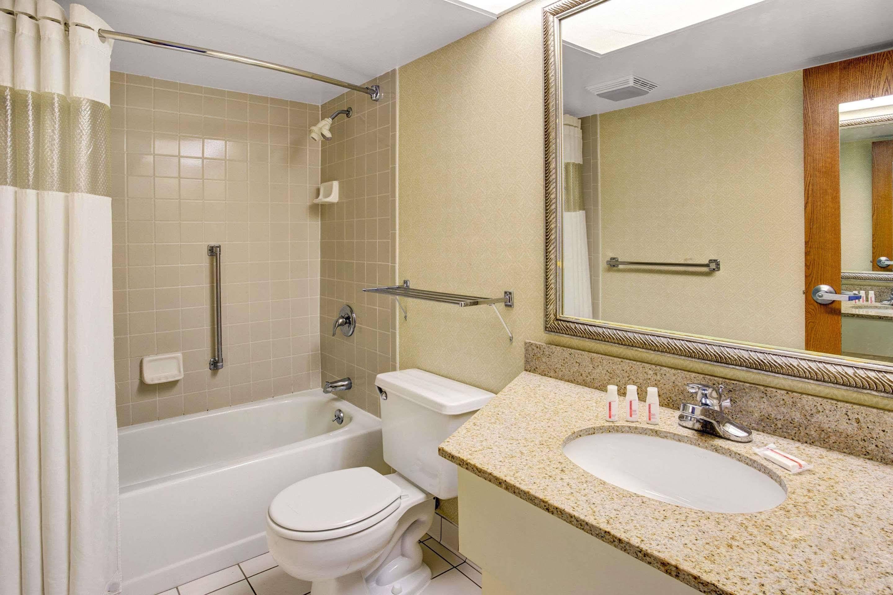 Holiday Inn Indianapolis - Airport Area N By Ihg المظهر الخارجي الصورة