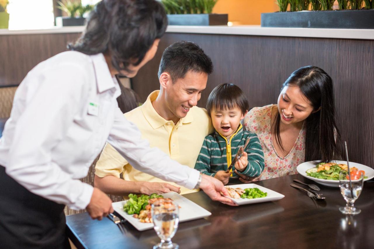 Holiday Inn Indianapolis - Airport Area N By Ihg المظهر الخارجي الصورة
